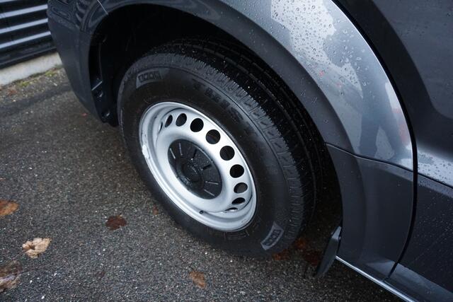 Volkswagen CRAFTER 35 140pk L4H3/L3H2 LED Trekhaak Camera Parkeersensoren Airco 3-Zits Euro6