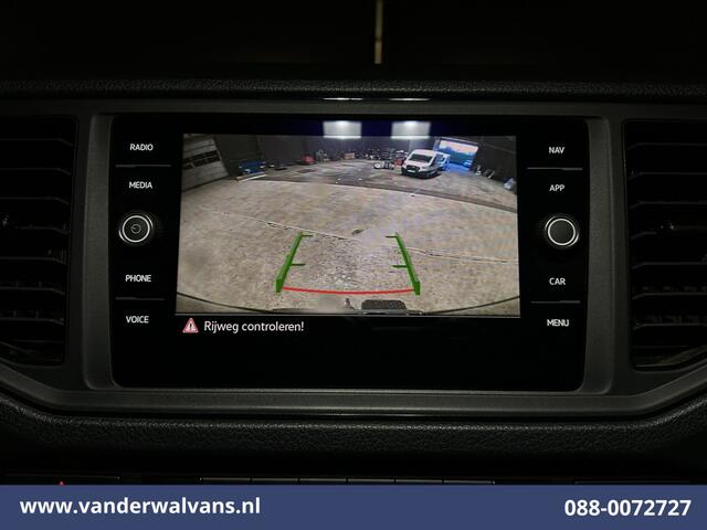 Volkswagen CRAFTER 2.0 TDI 140pk L3H2 L2H1 Euro6 Airco | Camera | Navigatie | Apple Carplay | Trekhaak Android Auto, Bijrijdersbank