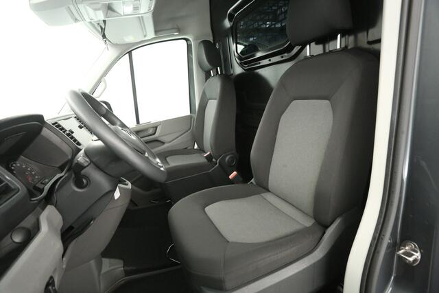 Volkswagen CRAFTER 2.0 TDI L3H3 | 140PK | 3000KG Trekgew. | Aut. | Airco | Camera | Carplay | Navigatie | Parkeersens.