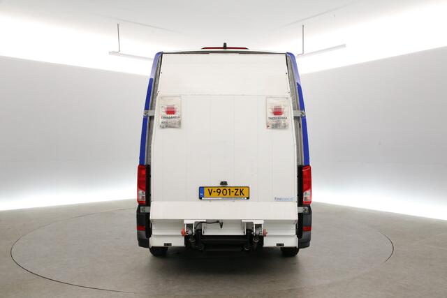Volkswagen CRAFTER 2.0 TDI L3H3 | Laadklep | Airco | Camera | Cruise | Carplay | Parkeersensoren