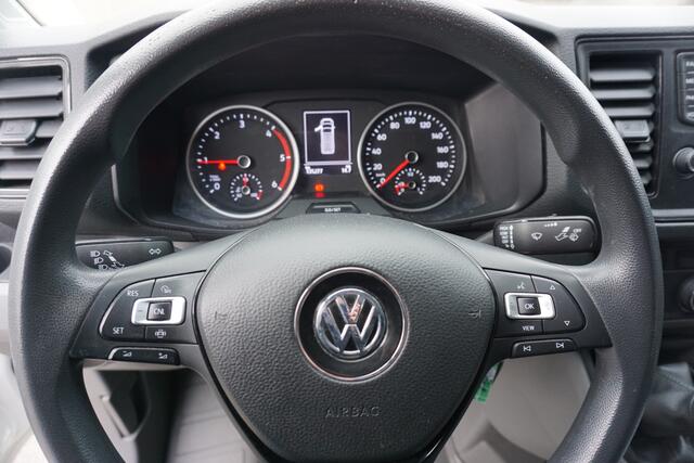Volkswagen CRAFTER 50 180pk Dubbellucht L4H3/L3H2 Cruise control Parkeersensoren 3500kg trekgewicht Airco 3-Zits Euro6