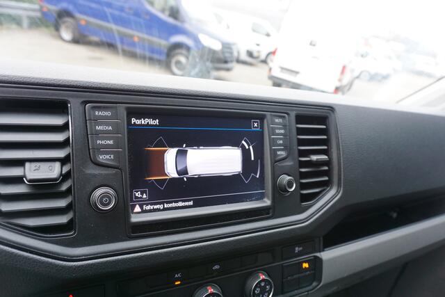 Volkswagen CRAFTER 50 180pk Dubbellucht L4H3/L3H2 Cruise control Parkeersensoren 3500kg trekgewicht Airco 3-Zits Euro6