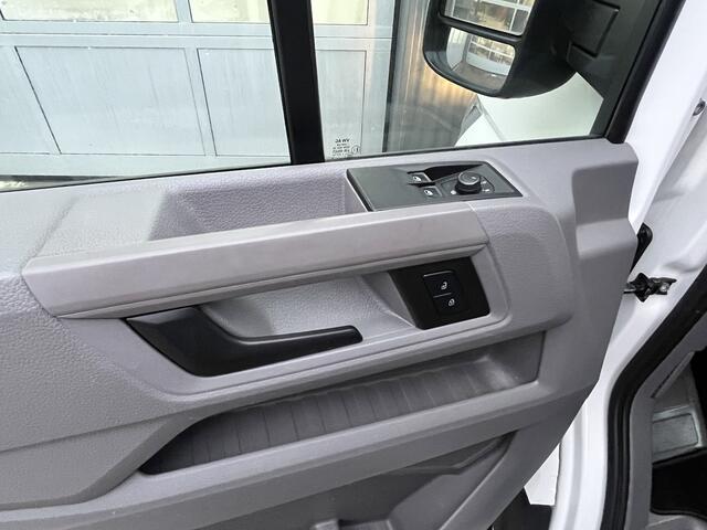 Volkswagen CRAFTER 35 2.0 TDI L4 DC 3000kg trekgewicht Kipper Airco Cruise controle 6 persoons Euro 6 Telefoonverbinding Gereedschapskist Dubbele cabine 1e eigenaar Ex gemeente Open laadbak Pick-up p-up Bakwagen Kieper