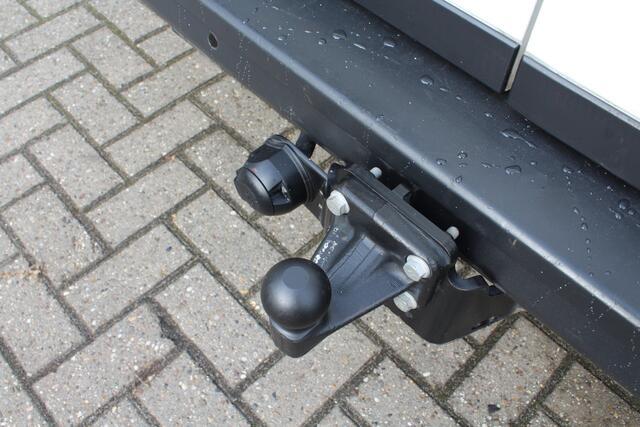 Volkswagen CRAFTER 35t 2.0 TDI L3H3 > Leer/Navi/Trekhaak/parkeersensoren...