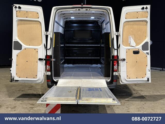 Volkswagen CRAFTER 2.0 TDI 141pk L3H3 L2H2 Laadklep Euro6 Airco | Camera | Navigatie | Apple Carplay Android Auto