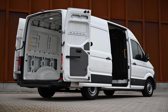 Volkswagen CRAFTER 2.0 TDI L3H3 140PK | CarPlay | Cam | 270gr deuren