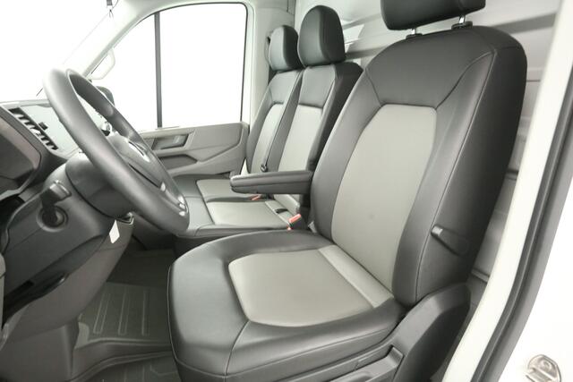 Volkswagen CRAFTER 2.0 TDI | Bakwagen | Laadklep | Zijdeur | 3000KG Trekgew. | Airco | Camera | 3 Zits | Carplay | Navi