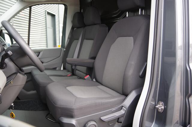 Volkswagen CRAFTER 2.0 TDI L3H3 Highline 3-ZITS, 140PK AUT. LED, CAMERA, NAVI, CRUISE, AIRCO, PARKEERSENSOREN