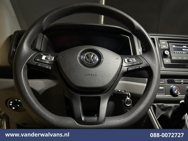 Volkswagen CRAFTER 2.0 TDI 141pk L3H3 L2H2 Euro6 Airco | 3000kg Trekhaak | Cruisecontrol | Chauffeursstoel Bijrijdersbank