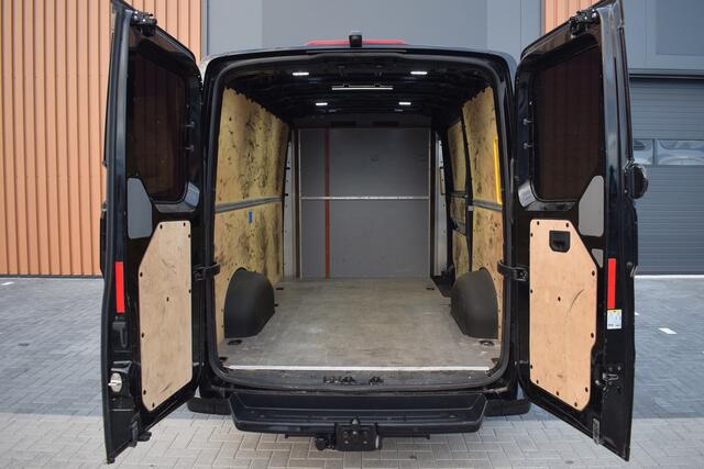 Volkswagen CRAFTER 35 2.0 TDI 177pk DSG L3H2 | LED | Camera | Clima | Standkachel
