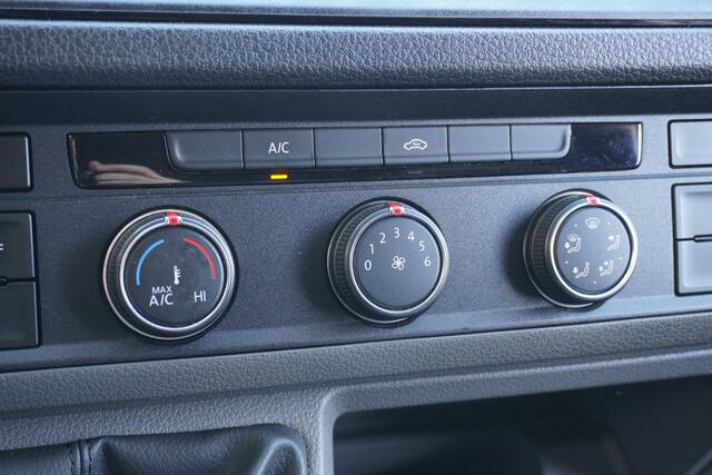 Volkswagen CRAFTER 2.0 TDI 140PK L3H3 EURO 6 - Airco - Navi - Cruise - ¤ 17.900,- Excl.