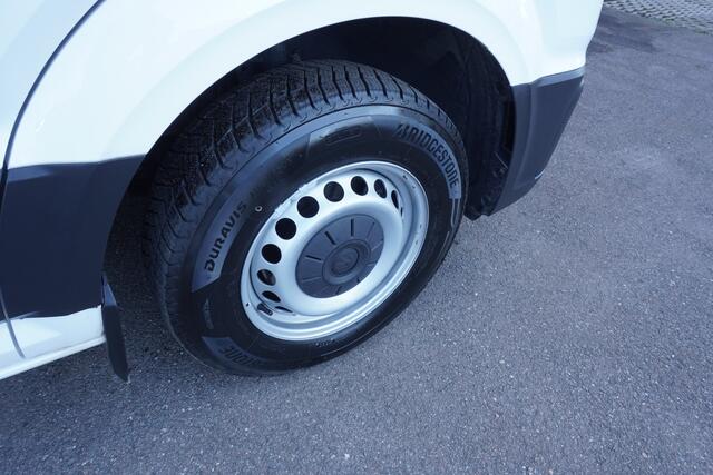 Volkswagen CRAFTER 35 140pk Automaat L3H2/L2H1 Apple Carplay Trekhaak Navigatie Camera Cruise control Airco 3-zits