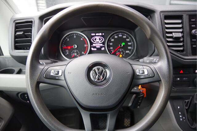 Volkswagen CRAFTER 35 2.0 TDI L3H3 177PK AUT. LED, STOELVERWARMING, TREKHAAK, ERGO ACTIVE GEVEERDE STOEL, CLIMATE CONTROL, CAMERA, NAVI, PARKEERSENSOREN