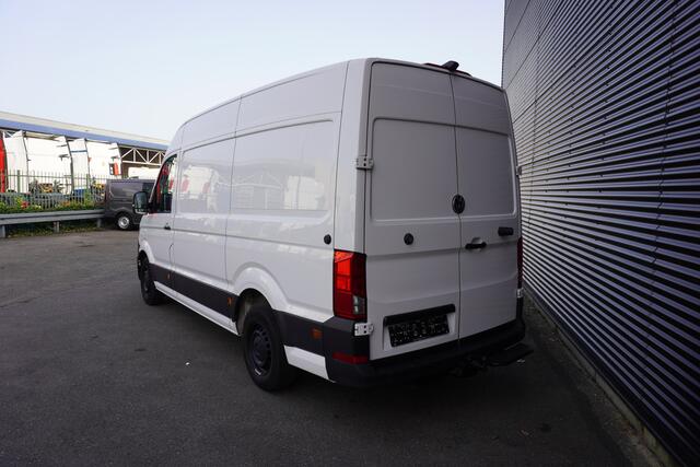 Volkswagen CRAFTER 35 180pk L3H3/L2H2 Apple Carplay Trekhaak Tacho LED Navigatie Camera Cruise control