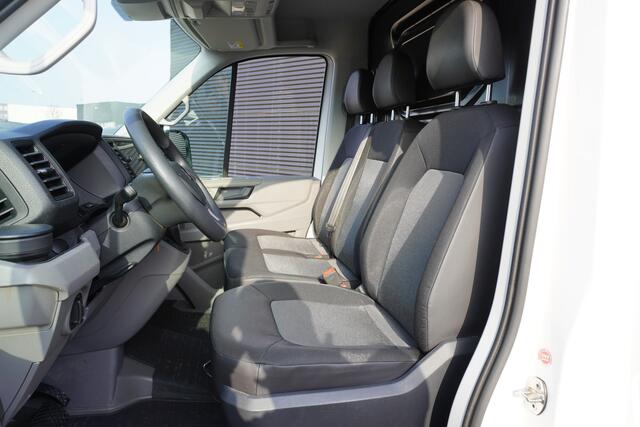 Volkswagen CRAFTER 35 180pk Automaat L3H2/L2H1 Apple Carplay Camera Navigatie Trekhaak Airco