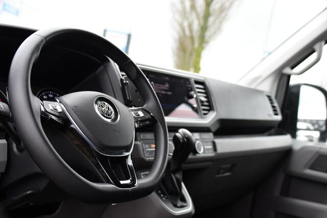 Volkswagen CRAFTER 35 2.0 TDI L3H3 Highline PB Edition Full Options! Adaptieve Cruise, Carplay, LED, Leder, Stoelwarming, Trekhaak, Multimedia, Uniek!