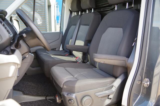 Volkswagen CRAFTER 35 2.0 TDI L3H3 177PK AUT. LED, STOELVERWARMING, TREKHAAK, ERGO ACTIVE GEVEERDE STOEL, CLIMATE CONTROL, CAMERA, NAVI, PARKEERSENSOREN