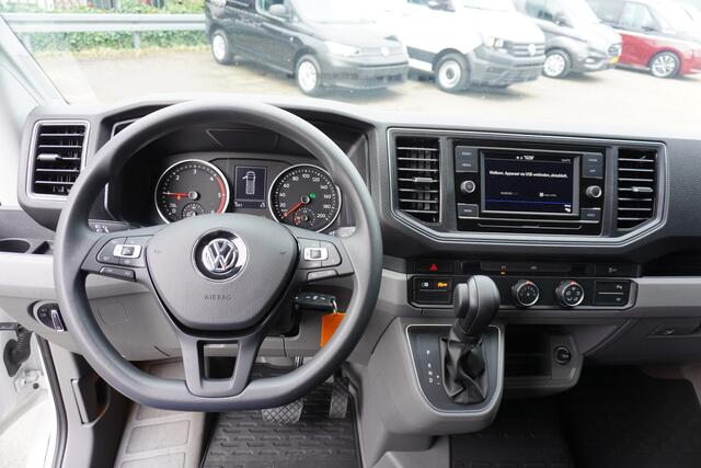 Volkswagen CRAFTER 180pk Automaat L3H3/L2H2 LED Cruise control Apple Carplay Parkeersensoren 3-Zits
