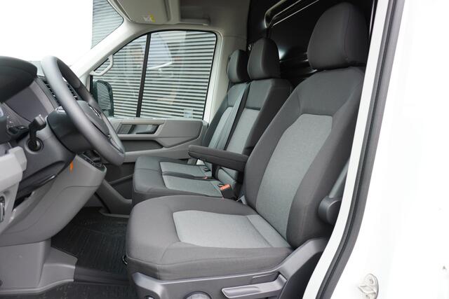 Volkswagen CRAFTER 180pk Automaat L3H3/L2H2 LED Cruise control Apple Carplay Parkeersensoren 3-Zits