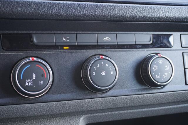 Volkswagen CRAFTER 2.0 TDI 140PK L3H3 EURO 6 - Airco - Cruise - Camera - ¤ 18.950,- Excl.