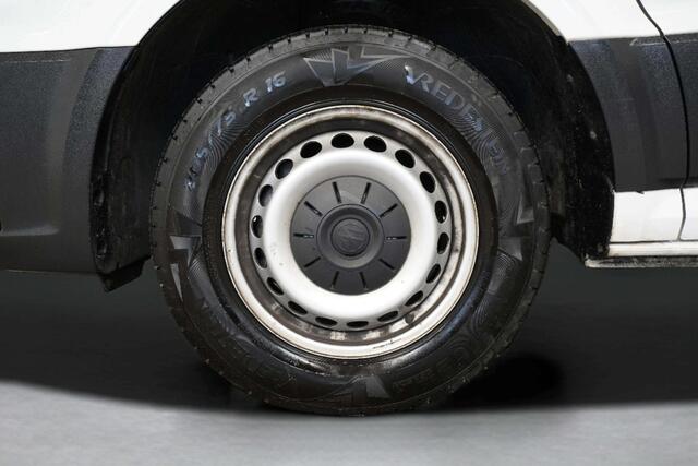 Volkswagen CRAFTER 35 2.0 TDI L4H4 Highline Carplay | Betimmering | Laadstangen | Trekhaak