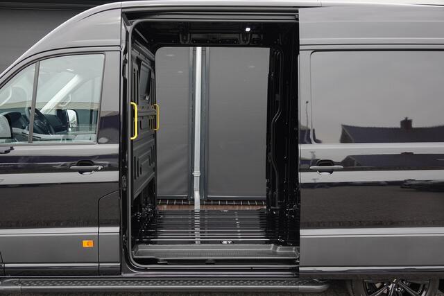 Volkswagen CRAFTER L3H3 2.0Tdi 177Pk Aut. | 2xSchuifdeur | Achteruitrijcamera | 19'' | Deep Black