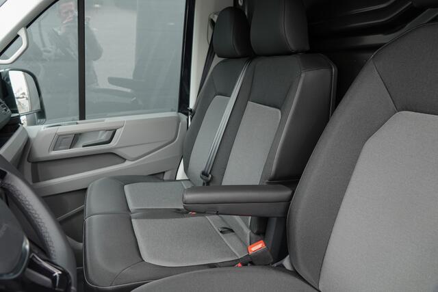 Volkswagen CRAFTER L3H3 2.0Tdi 177Pk Aut. | 2xSchuifdeur | 3.500Kg Trekgewicht | Achteruitrijcamera | 19'' | Deep Black