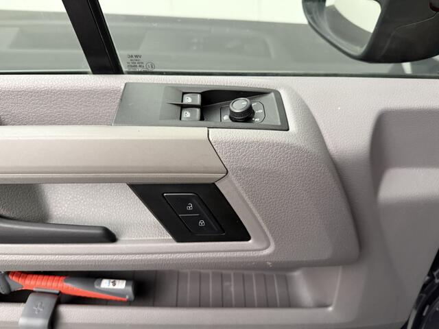 Volkswagen CRAFTER 2.0TDI 140PK L3H2 Highline | Leder | Navigatie | Camera | Airco | Cruise