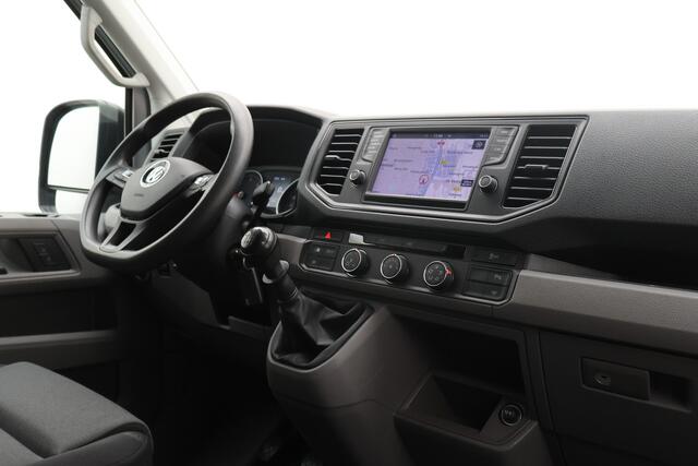 Volkswagen CRAFTER 35 2.0 TDI L3H3 Highline 3-Zits, Airco, Camera, Cruise, Apple Carplay, Verwarmde Voorruit, Trekhaak