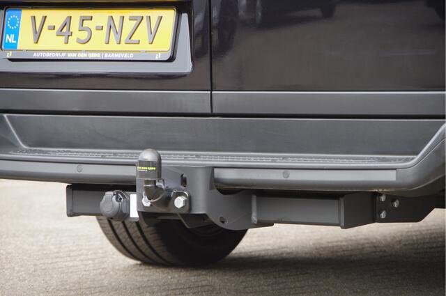 Volkswagen CRAFTER 35 2.0 TDI L3H3 140PK AUT. LED, TREKHAAK, BETIMMERING, STOELVERWARMING, GEVEERDE ERGO COMFORT STOEL, CAMERA, NAVI, CRUISE, AIRCO, CARPLAY, PARKEERSENSOREN, MF STUURWIEL