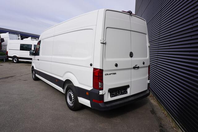 Volkswagen CRAFTER 35 177pk L4H3/L3H2 LED Apple Carplay Parkeersensoren Camera 3-Zits Multifunctioneel stuurwiel