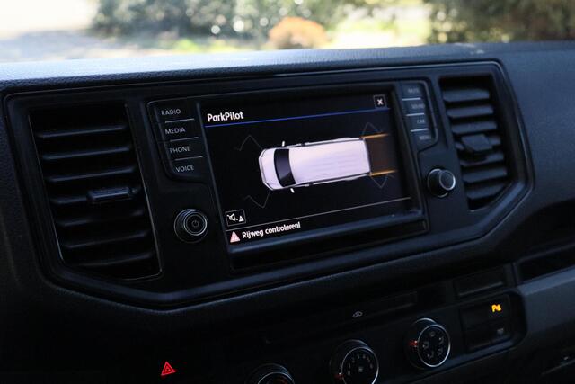 Volkswagen CRAFTER 35 2.0 TDI L5H3 2018 | Parkeersensoren | Carplay | Boekjes | 2 Sleutels | Elektrische Ramen | Tussenschot Volledig | Bluetooth