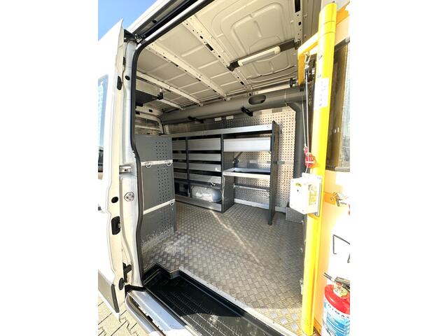 Volkswagen CRAFTER 35 2.0 TDI L2H2 Highline Navi|Trekhaak|Cruise