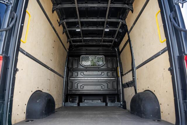 Volkswagen CRAFTER 2.0TDI L3H3 | 177 PK | 3-Zits | PDC | Airco