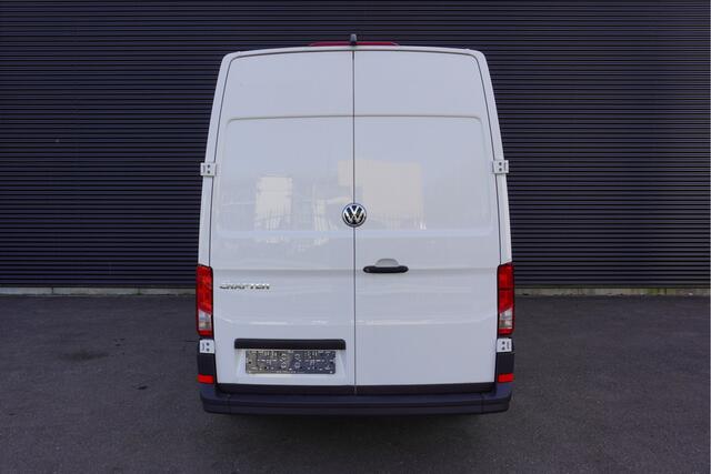 Volkswagen CRAFTER 140 pk L3H3/L2H2 Apple Carplay Camera LED Airco 3-Zits