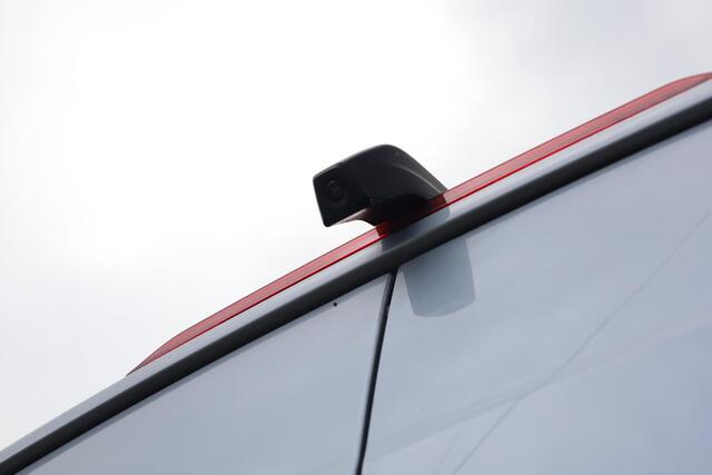 Volkswagen CRAFTER 35 2.0 TDI L3H3 Highline 140PK / 103kW, NL auto 1e eigenaar nieuw door ons geleverd en onderhouden, Full LED, navigatie, 3 zits, park assist, achteruitrijcamera, multifunctioneel stuurwiel, airco, voorruit verwarming, vloer, zijwand bekleding