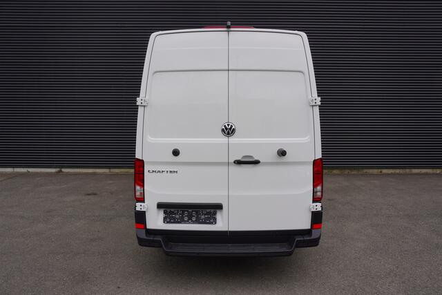 Volkswagen CRAFTER 35 140pk L3H3/L2H2 Apple Carplay Camera Parkeersensoren 3-zits Airco