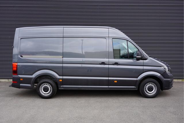 Volkswagen CRAFTER 140pk Automaat L3H3/L2H2 Apple Carplay Navigatie Camera Trekhaak Parkeersensoren 3-Zits Airco Climate control