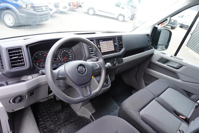 Volkswagen CRAFTER 140pk Automaat L3H3/L2H2 Apple Carplay Navigatie Camera Trekhaak Parkeersensoren 3-Zits Airco Climate control