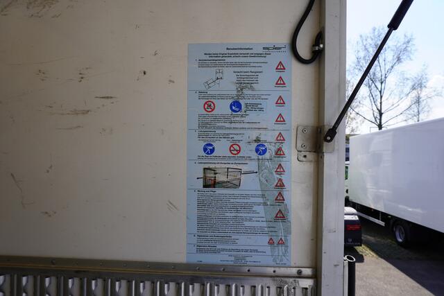 Volkswagen CRAFTER 177pk Automaat Bakwagen Laadklep Airco Apple Carplay Camera Navigatie Koffer LBW