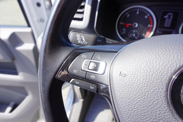 Volkswagen CRAFTER 177pk Automaat L3H3/L2H2 75 Edition Leder Apple carplay Camera Navigatie Trekhaak Cruise control Stoelverwarming