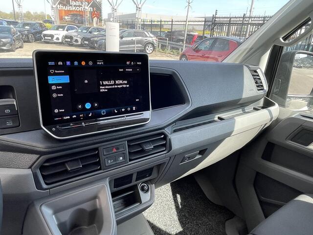 Volkswagen CRAFTER 35 Exclusive L3H3 140 pk Automaat BPM vrij | 3-Zits | Led | ACC | Trekhaak | Navigatie | Camera | DAB+ | Stoelverwarming | Stuurverwarming | Voorruitverwarming