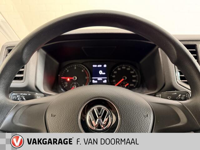 Volkswagen CRAFTER 35 2.0 TDI L3H3 Highline 140pk | Nav | Trekhaak | PDC