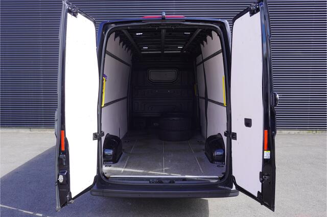 Volkswagen CRAFTER 180pk Automaat L4H3/L3H2 Apple Carplay Camera Parkeersensoren Cruise control Stoelverwarming