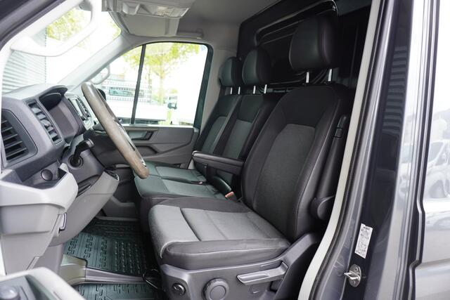 Volkswagen CRAFTER 35 180pk Automaat L3H3/L2H2 Apple Carplay LED Trekhaak Camera Parkeersensoren Imperiaal Cruise control Airco