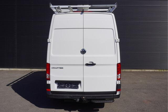 Volkswagen CRAFTER 140pk Automaat L3H3/L2H2 LED Navigatie Trekhaak Apple Carplay Camera Imperiaal Airco Cruise control