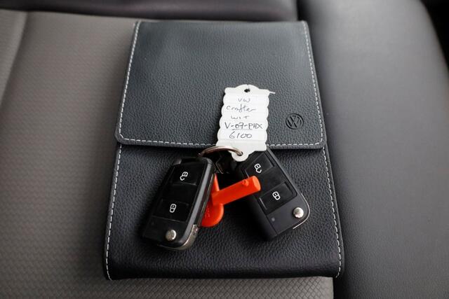 Volkswagen CRAFTER 35 2.0 TDI 177pk E6 Bakwagen met bovensluiter laadklep L445cm/Trekhaak 3000kg 05-2019