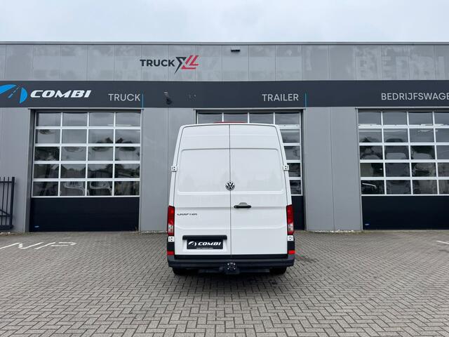 Volkswagen CRAFTER 35 2.0 TDI L3H3 > Trekhaak/P sensoren/Navigatie
