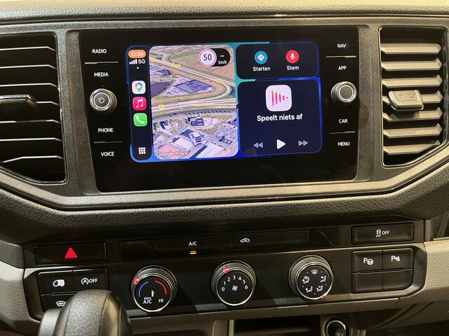 Volkswagen CRAFTER 35 2.0 TDI L3H3 140 PK Automaat / Euro 6 / Trekhaak 3.000 KG / Airco / Cruise Control / CarPlay / PDC / Navigatie / 3-Zits / 69.000 KM !!