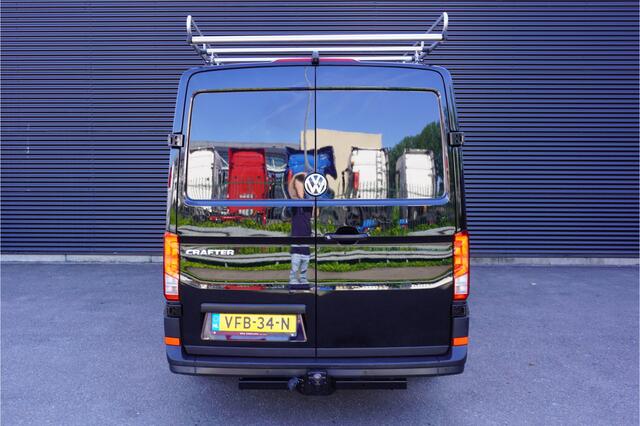 Volkswagen CRAFTER 35 2.0 TDI L3H2/L2H1 2x Schuifdeur LED Trekhaak Navigatie Camera Parkeersensoren Cruise control Imperiaal Sidebars